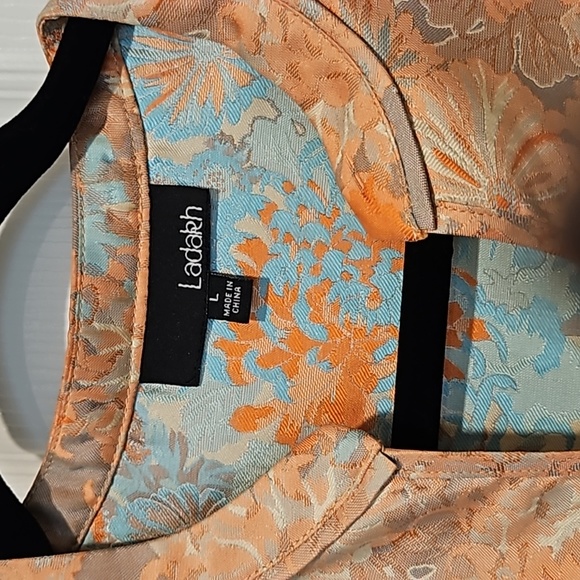 EUC Ladakh Dress - Picture 3 of 5